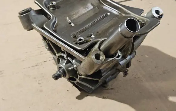 BMW X6 E71 Oil pump 7643256 1408201