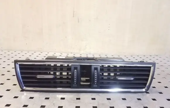 Seat Toledo IV (NH) Dash center air vent grill 5JA820951B