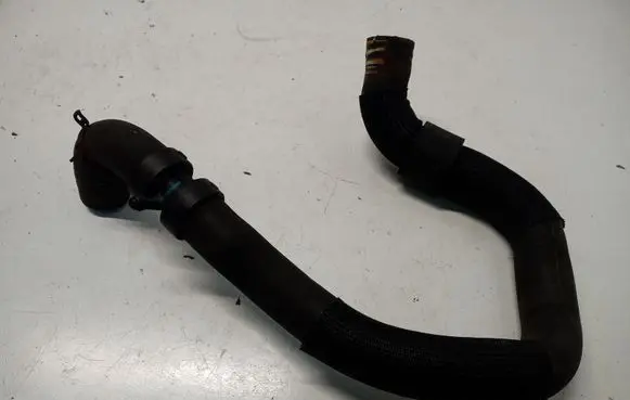 Engine coolant pipe/hose