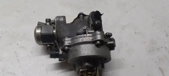 BMW 5 F10 F11 Fuel injection high pressure pump 7610761