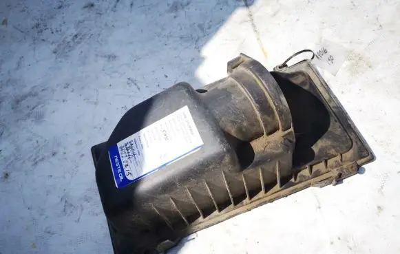 Peugeot 807 Air filter box 8081515