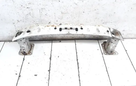 Ford Focus Front bumper cross member 8V41S108K61AB 8V41S10948A