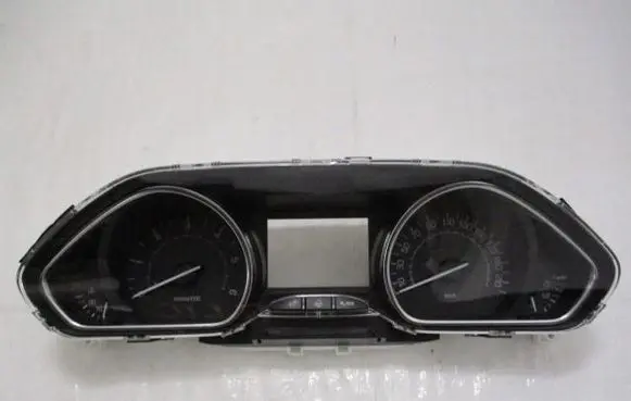 Peugeot 2008 I Speedometer (instrument cluster) 9824707480