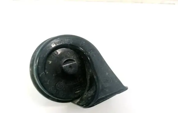 Toyota Auris E180 Horn signal E9001157