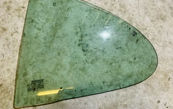 Renault Megane I Rear vent window glass 