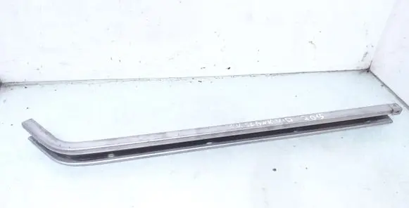 Volkswagen Caddy Sliding door middle roller runner 2K3843871B