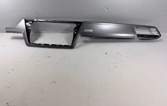 Volkswagen Touran III Panel trim 5TB858416A