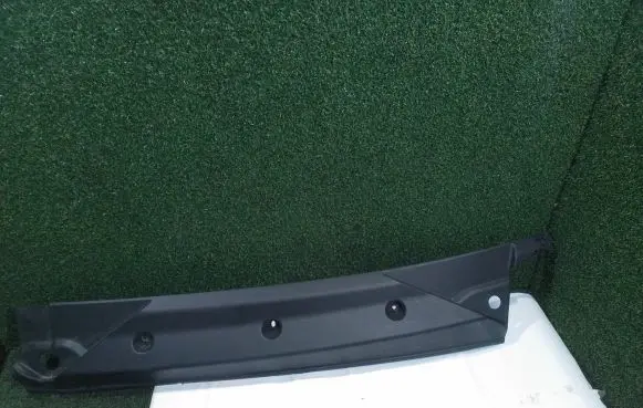 Iveco Daily 6th gen Wiper trim 5801918264