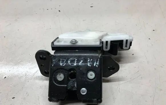 Mazda 6 Loading door lock 