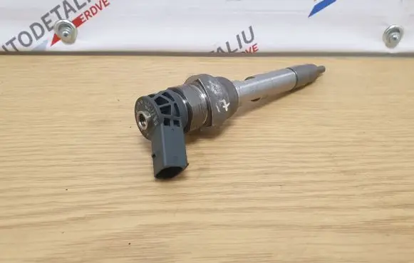 BMW X1 F48 F49 Fuel injector 6514146 0445110613