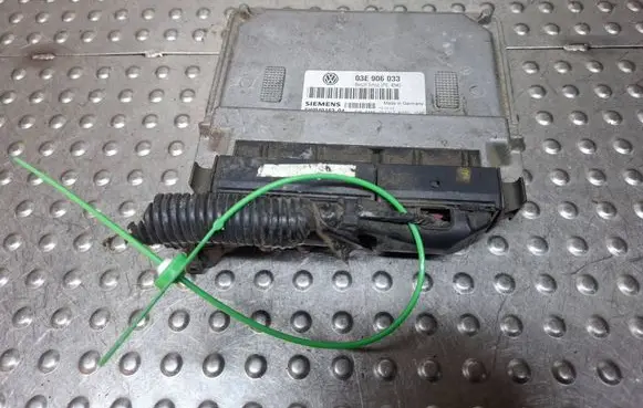 Seat Ibiza III (6L) Engine control unit/module ECU S26372922 03E906033