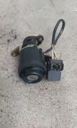 Audi 80 90 S2 B4 Loading door lock 13152