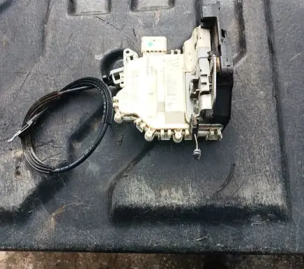 Seat Altea XL Rear door lock 5P0839012B