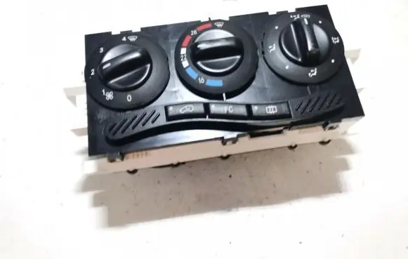 Mercedes-Benz A W168 Climate control unit 1688300485 q141300