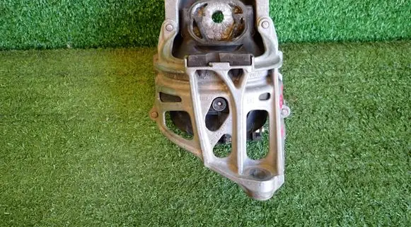 Audi A6 S6 C8 4K Engine mount bracket 4M0199371B