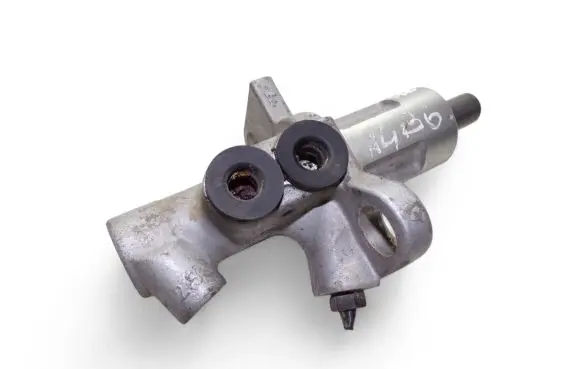 Audi A4 S4 B6 8E 8H Master brake cylinder