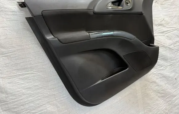 Opel Meriva B Front door card panel trim 13313025