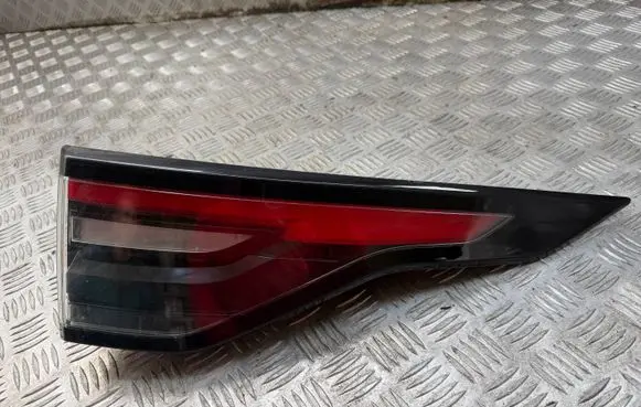 Land Rover Discovery 5 Rear/tail lights HY3213404AF