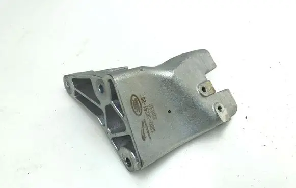 Jaguar E-Pace Muffler mount bracket/holder L8D25K291BB SH030