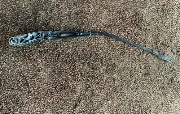 Mercedes-Benz A W169 Front wiper blade arm 1698200140