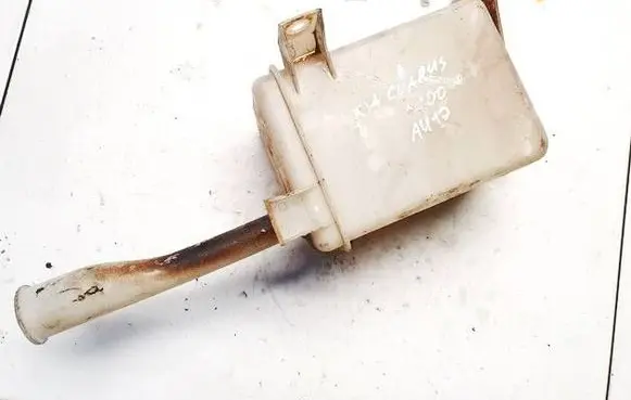 KIA Clarus Windshield washer fluid reservoir/tank
