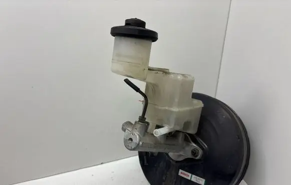 Toyota Corolla Verso E121 Brake booster 87402205