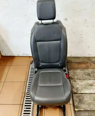 Peugeot 5008 Second row seats 