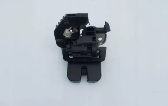 Audi A4 S4 B8 8K Tailgate/trunk/boot lock/catch/latch 8K9827505