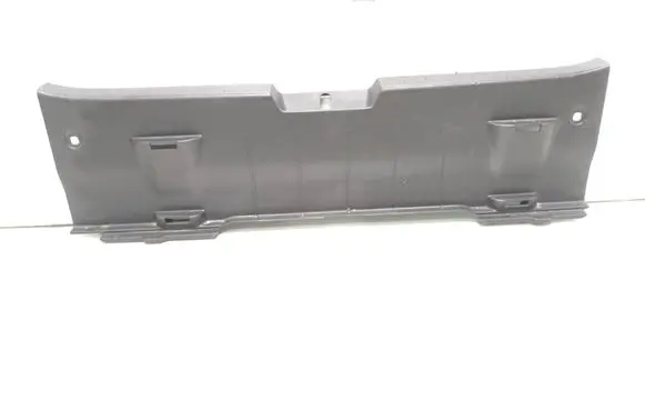 Trunk/boot sill cover protection