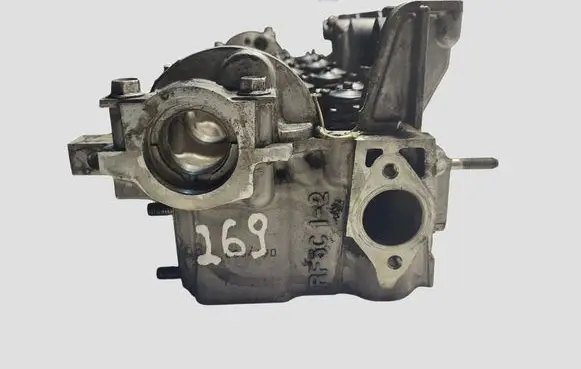 Mazda 5 Engine head RF5C12