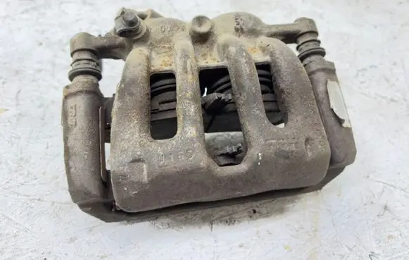 Peugeot 407 Front brake caliper 9684703380