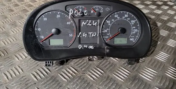 Volkswagen Polo Speedometer (instrument cluster) 6Q0920900G 20020400318 VWZ7Z0D9987024