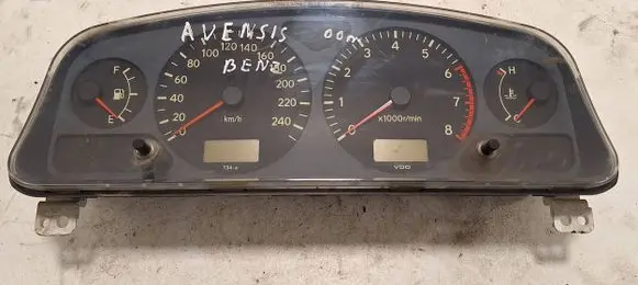 Toyota Avensis T220 Speedometer (instrument cluster) 88458014