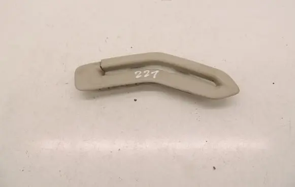 Volvo S60 Seat belt trim D221