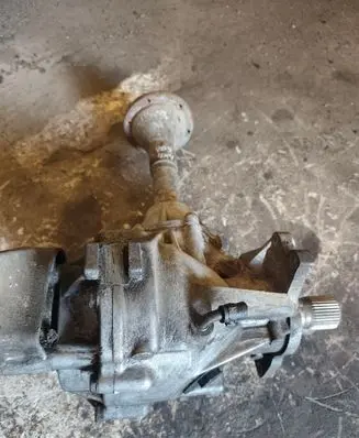 Gearbox transfer box case