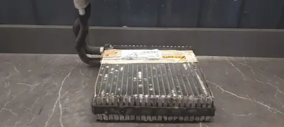 Ford Focus A/C cooling radiator (condenser)