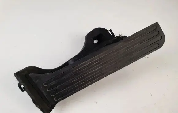 Volkswagen Jetta V Accelerator throttle pedal 1K1721503L