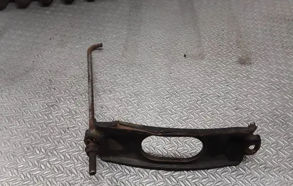 Battery bracket