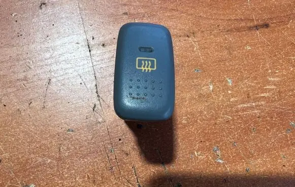 Honda HR-V Windscreen/window heater switch