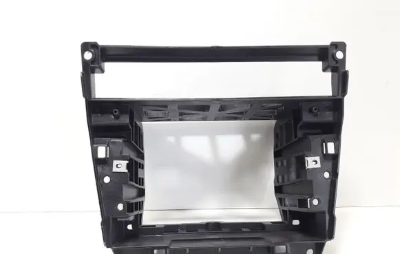 Radio/GPS head unit trim