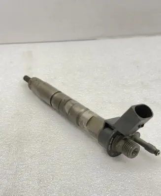 BMW 7 F01 F02 F03 F04 Fuel injector 7805428