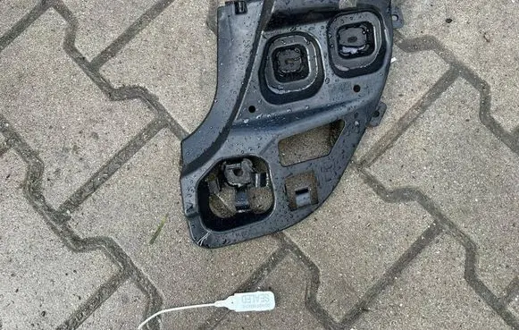 BMW 1 F40 Rear bumper mounting bracket 7461398