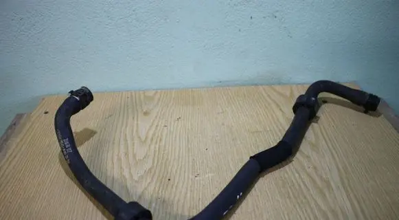 Volkswagen Touran I Engine coolant pipe/hose 1K0122109M