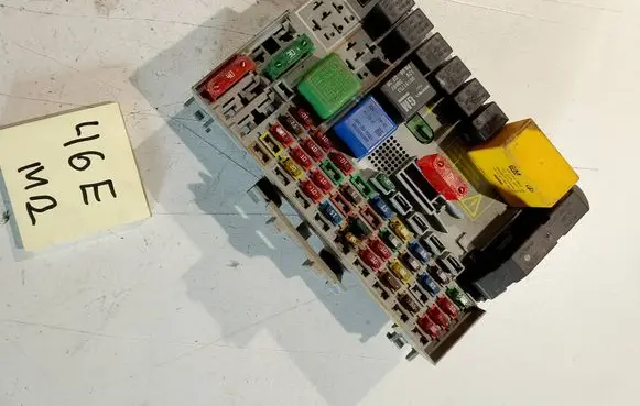 Opel Astra G Fuse box set 24412497