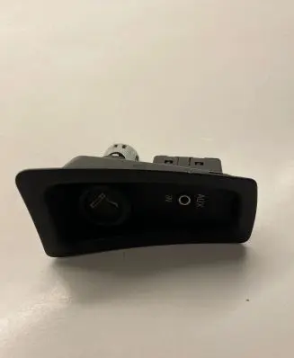 BMW 1 E81 E87 AUX in-socket connector 6930561