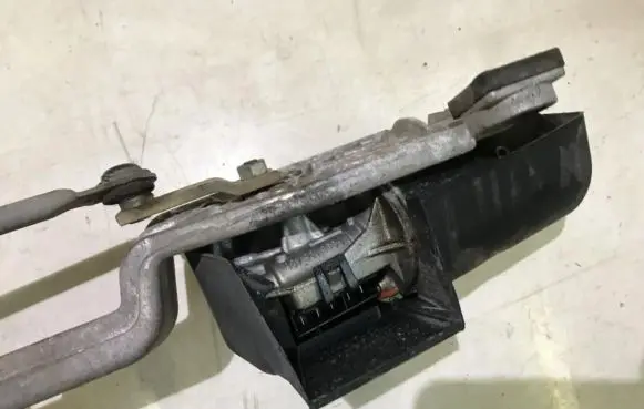Ford Focus Wiper motor 1395106486