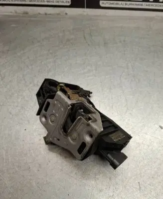 Mercedes-Benz ML W163 Front door lock A1637202535