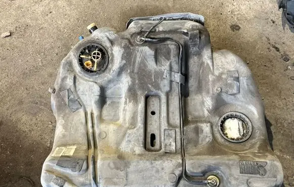 Volvo V70 Fuel tank 0175157