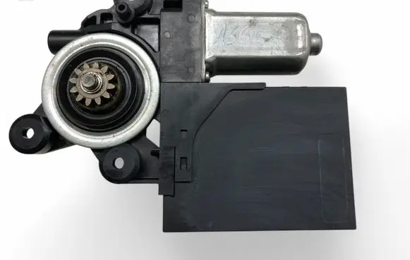 Volvo C30 Front door window regulator motor 979037100