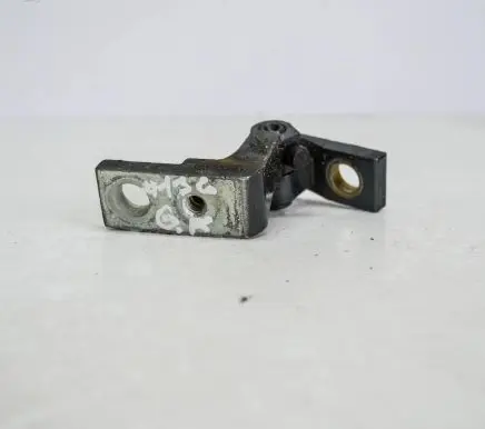 Audi A4 S4 B7 8E 8H Rear door lower hinge 8E0831401A